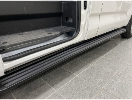 Пороги алюминиевые "Slim Line Black" 2220 мм. Foton View